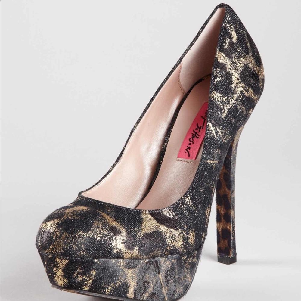 Betsy Johnson Black & Gold Heels